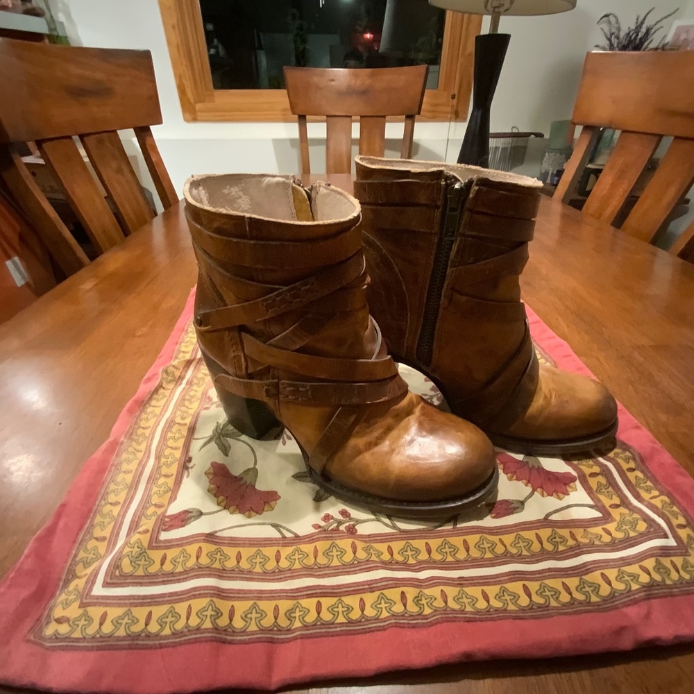 Free bird by Steven Gem Booties